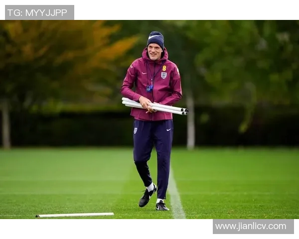 英格兰队员赛后庆祝荷兰胜利，全力备战世界杯