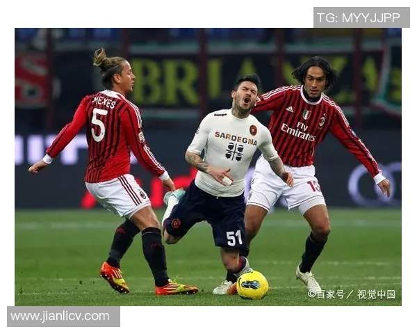 亨克与贝西克塔展开激烈对决谁能在这场比赛中笑到最后 亨克与贝西克塔展开激烈对决谁能在这场比赛中笑到最后