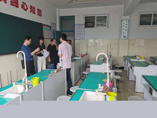 bd半岛体育教学仪器开发图片及证据